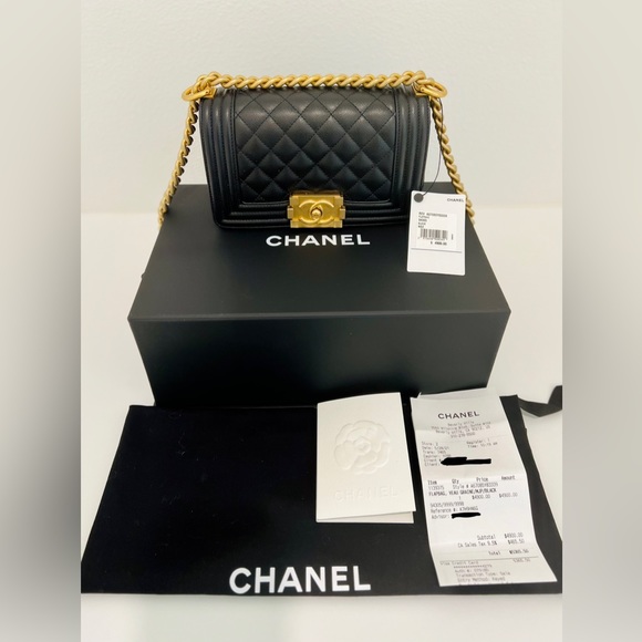 ❌❌SOLD!!❌❌ Chanel Boy Small in Gold Hardware - Picture 3 of 4